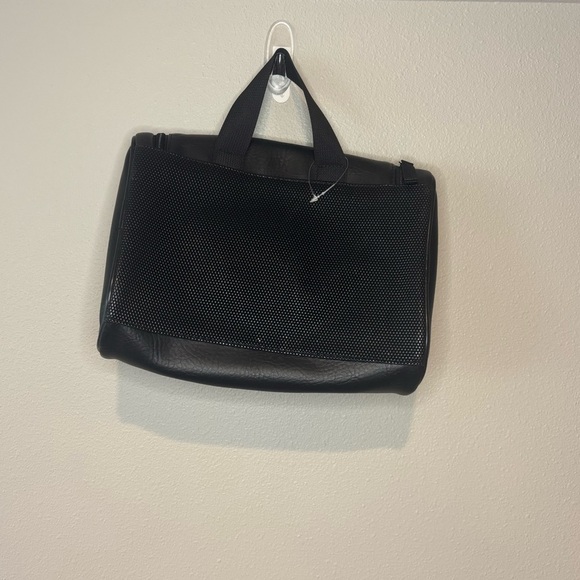 PENGUIN Hanging Toiletry Travel Bag Black Leather w/ Travel Bottle Full Zip NWOT - Picture 2 of 12